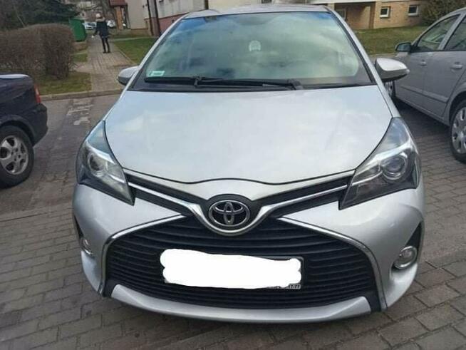 Sprzedam toyota yaris 1,3 benzyna mały przebieg Konin - zdjęcie 2