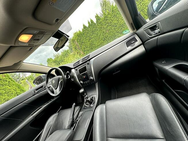 Suzuki Kizashi 2.4 4x2 178 KM Bogata wersja Keyless Go Skóry 2xPDC Wrocław - zdjęcie 6