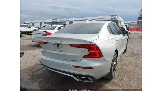 Volvo S60 / 2.0 250KM / Bogate wyposażenie / niski przebieg / Tarnów - zdjęcie 6