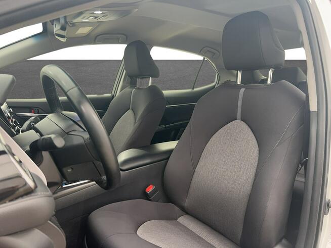 Toyota Camry 2.5 Hybrid Comfort CVT Sedan Warszawa - zdjęcie 10