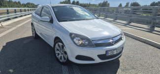 Opel ASTRA H 1.6 GTC 08r.zDeGw.przyDoinZar.blackAndWhite.164