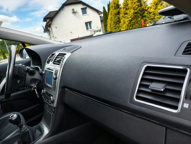 Toyota Avensis Sadlno - zdjęcie 10