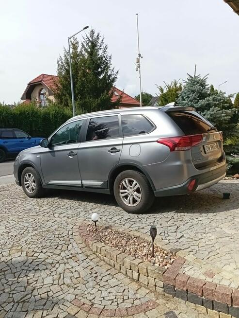 Mitsubishi Outlander 2,0 2WD polski salon Wrocław - zdjęcie 4