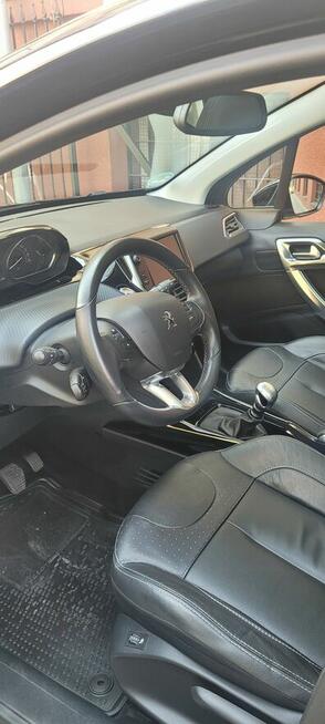 Sprzedam Auto Peugeot 2008 49,900tys. navi panorama kamera Gorzów Wielkopolski - zdjęcie 7