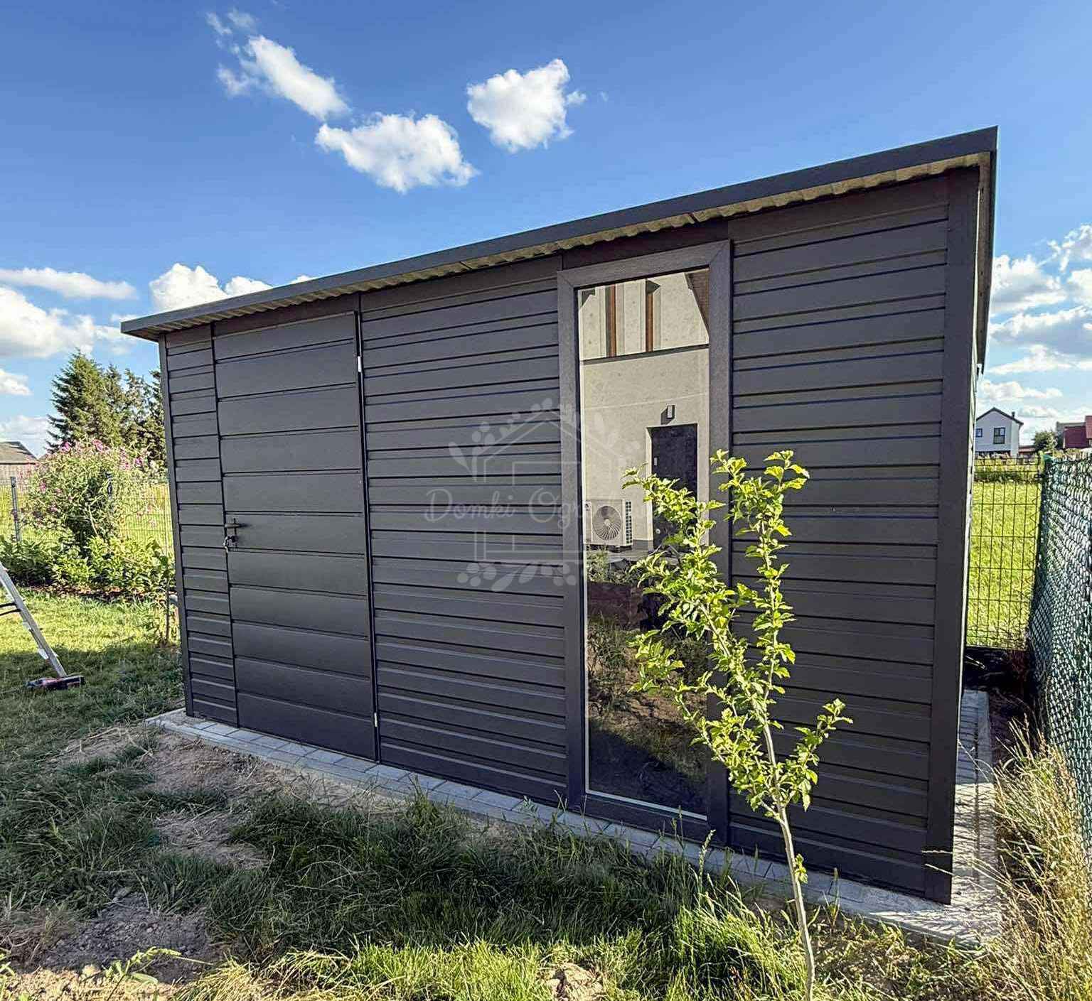 Schowek - Domek 3,5x2m  antracyt - rynna - dach spad w tył ID1044 Wilda - zdjęcie 2