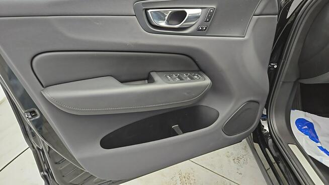 Volvo XC 60 B4 B Plus Bright aut ! Z Polskiego Salonu ! Faktura Vat ! Warszawa - zdjęcie 10