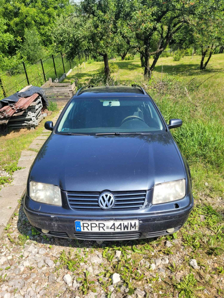 Syndyk sprzeda samochód osobowy marki: Volkswagen Bora z 2001 roku Śródmieście - zdjęcie 1