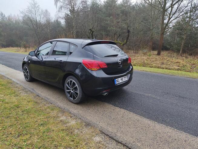 Opel Astra J 1.4 Benzyna Klima Tempomat Grzane Fotele z Niem Kłobuck - zdjęcie 3