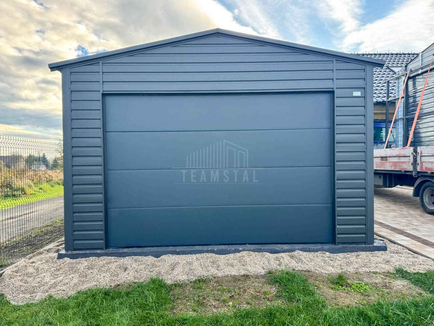 Garaż blaszany 4x6m - brama segmentowa - drzwi 2 x okno dach TS1192 Chełm - zdjęcie 3