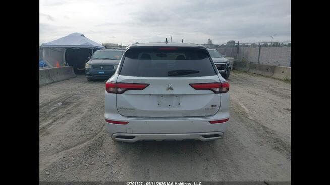 Mitsubishi Outlander Bogata wersja wyposażenia / AWD / Hybryda Wrocław - zdjęcie 6