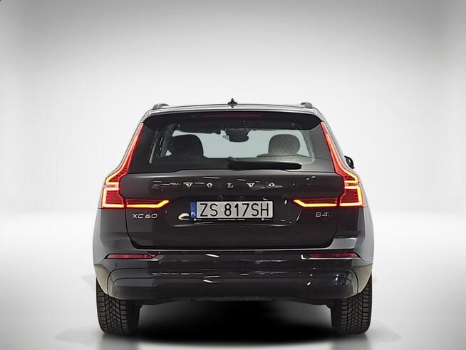 Volvo XC 60 B4 D AWD Core aut ! Z Polskiego Salonu ! Faktura VAT ! Warszawa - zdjęcie 4