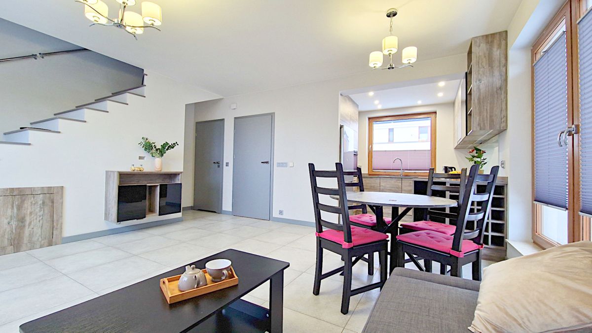 Narożna szeregówka z dużym ogrodem Porosły Porosły - zdjęcie 1