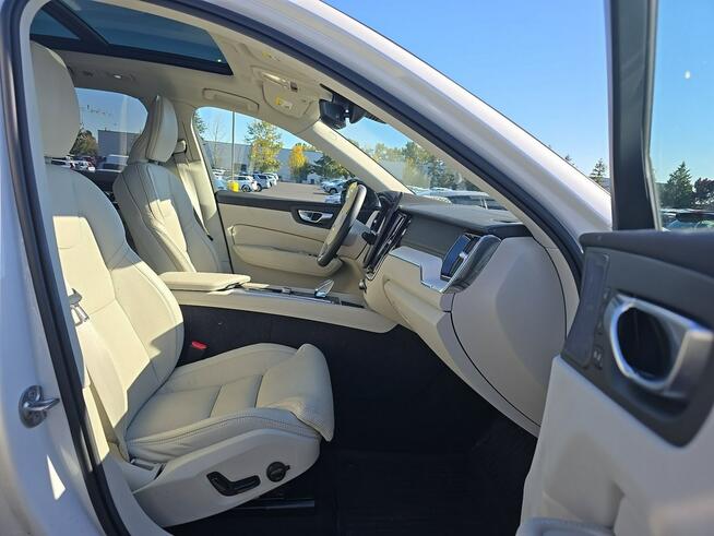 Volvo XC 60 Najwyższa wersja wyposażenia ULTRA / AWD / B5 Warszawa - zdjęcie 10