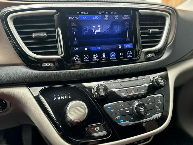 Chrysler Pacifica FV 23% / Zadbany Poznań - zdjęcie 8