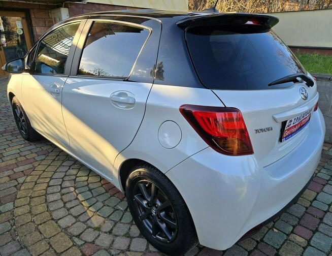 Toyota Yaris 1,33 VVT-i Premium e6w Wąchock - zdjęcie 10