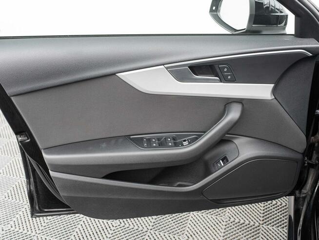 Audi A4 35 TFSI S tronic Podgrz.f NAVI LED Virtual Cockpit VAT23% Gdańsk - zdjęcie 9