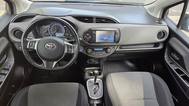 Toyota Yaris 1.5 HSD 100KM Kamera Serwisowany 2xKoła Ładny Stan Otwock Mały - zdjęcie 10