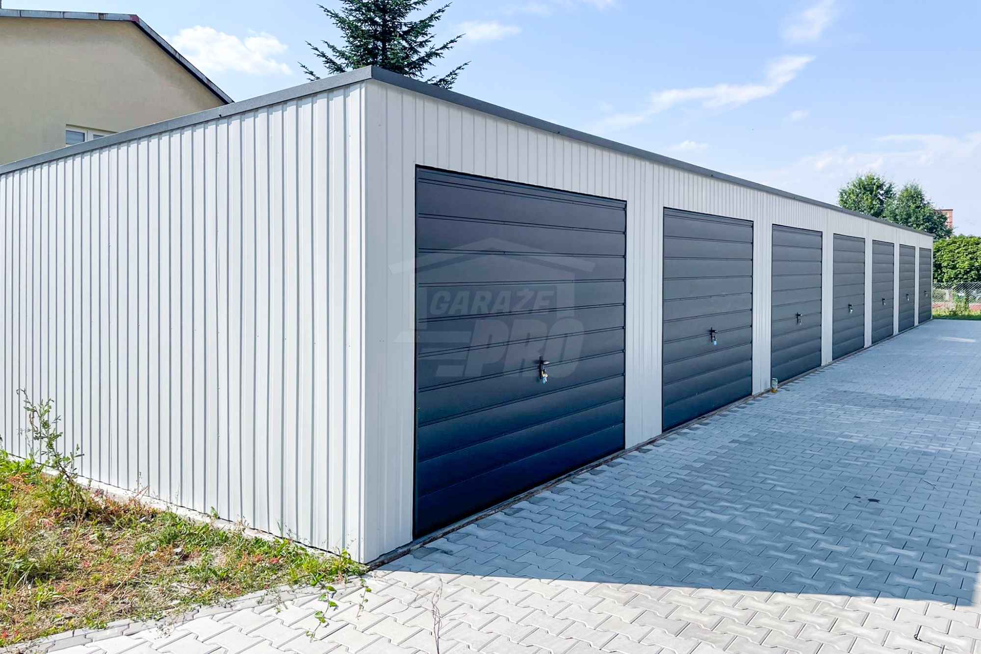 Rząd garaży 28x5,5m - 7x bramy uchylne  dach spad w tył  GP489 Lidzbark Warmiński - zdjęcie 6