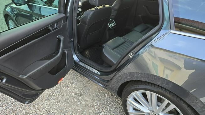 Škoda Superb Laurin &amp; Klement Canton ACC matrix Zieleniewo - zdjęcie 10