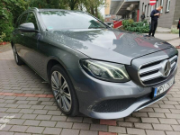 Mercedes E 220 Warszawa - zdjęcie 9