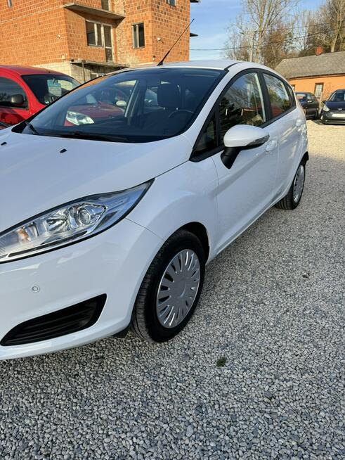Ford Fiesta Bardzo ładny egzemplarz. Pierwsza rejestracja 2016. Chlewice - zdjęcie 11