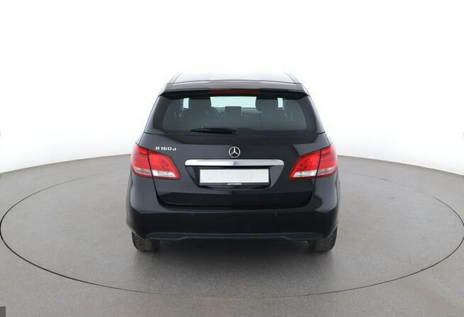 Mercedes B 180 Rok gwarancji  serwis ASO stan wzorowy Kraków - zdjęcie 7