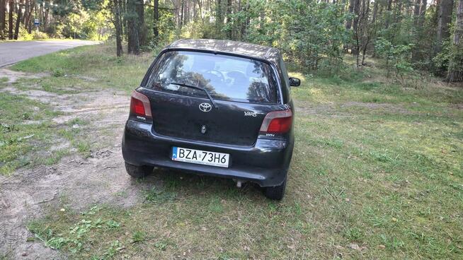 Syndyk sprzeda - Toyota Yaris, 2002 r. Budki - zdjęcie 3