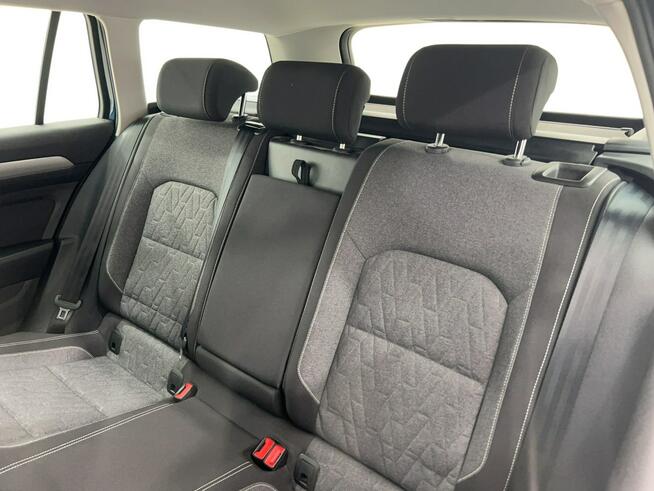 Volkswagen Passat 2.0 TDI EVO Business DSG Kombi Warszawa - zdjęcie 12