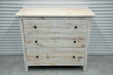 komoda z szufladami z drewna sosnowego - jak nowa