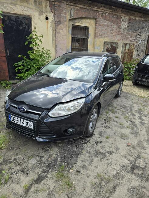 ford focus 2014 po szkodzie uderzony prawy przód Uszkodzony Sosnowiec - zdjęcie 1