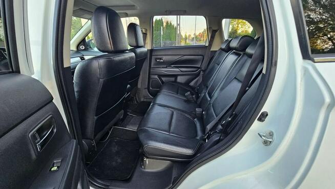 Mitsubishi Outlander ELEKTYK + Benzyna Napęd 4×4  skóra kamera cofania Płock - zdjęcie 10