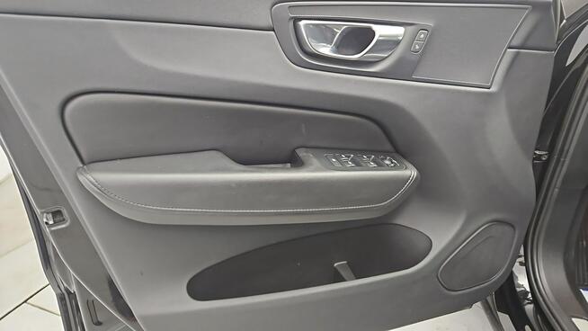 Volvo XC 60 B4 D Core aut  ! Z Polskiego Salonu ! Faktura VAT ! Warszawa - zdjęcie 10