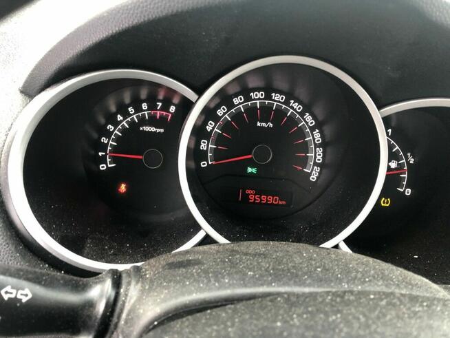 Kia Venga 1.4 benzyna MPI 90KM Klima Uszkodzony Uszkodzona Łódź - zdjęcie 10