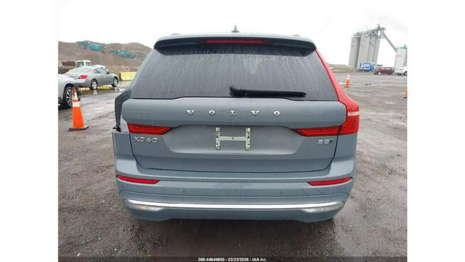 Volvo XC 60 / 4x4 / bogata wersja / niski przebieg / Tarnów - zdjęcie 8