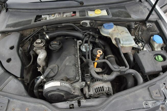 Volkswagen Passat 1.9TDI Klima Sedan 2003 rok Lift Tarnogród - zdjęcie 11