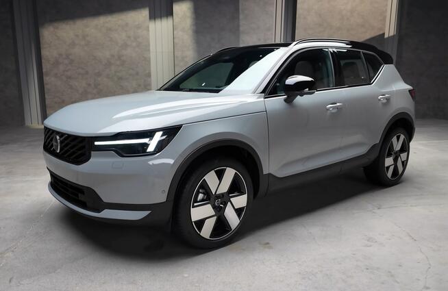 Volvo XC 40 B4 Plus Wysoki rabat !! Dostępne różne kolory i wersje, Warszawa - zdjęcie 3