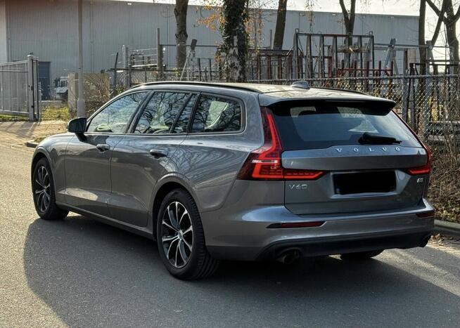 Na Sprzedaż Volvo V60 2021r, 2.0 benzyna hybryda B3 Złotów - zdjęcie 4