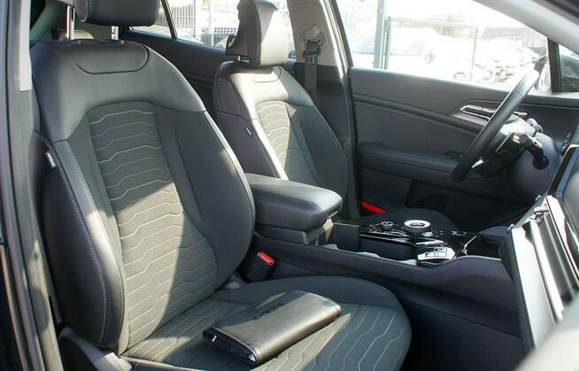 Kia Sportage 1.6 CRDI L Business Line Plus 2WD DCT Ostrów Wielkopolski - zdjęcie 12