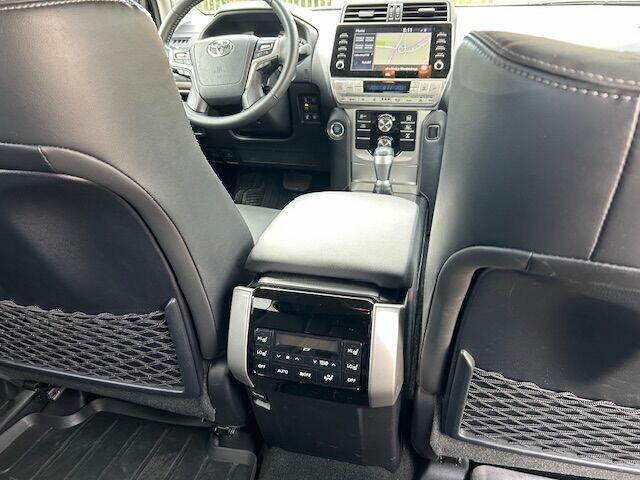 Toyota Land Cruiser LC 2.8 D-4D Invincible bezwypadkowa srew Inowrocław - zdjęcie 4