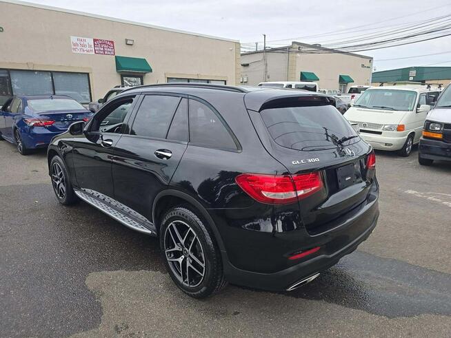 Mercedes GLC 300 4Matic / pakiet AMG / niski przebieg Chwaszczyno - zdjęcie 3