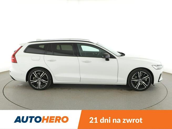 Volvo V60 PHEV 4x4 skóra/alcantara full LED panorama navi kamery Warszawa - zdjęcie 9