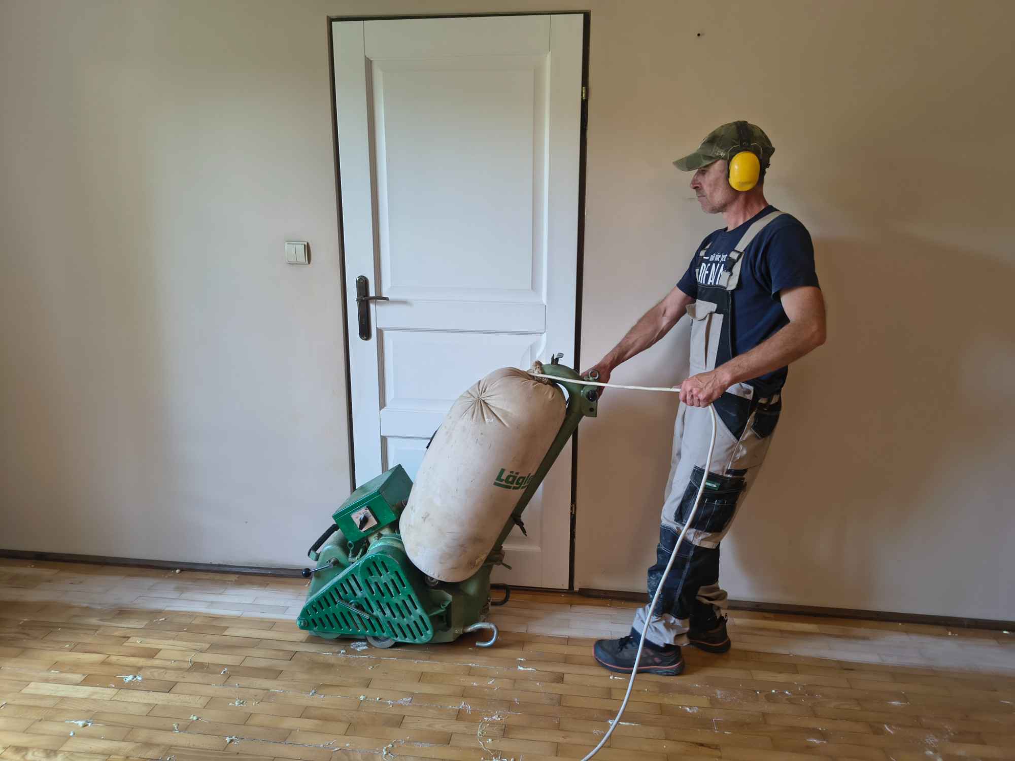 Cyklinowanie podłóg renowacja schodów tarasów inne usługi stolarskie Głuchów - zdjęcie 3