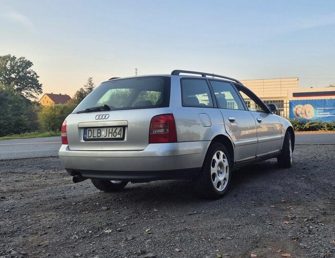 Sprzedam Audi a4 Siekierczyn - zdjęcie 6
