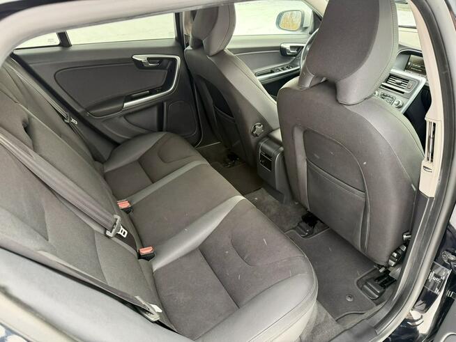 Volvo V60 R-Design 2.0d D4 163KM 5 cylindrowy ! Manual ! Super Stan ! Zwoleń - zdjęcie 12