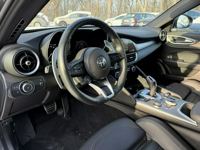 Alfa Romeo Giulia 2.0 Turbo 16V AT8-Q4 Veloce 2023 FV23% Pęcice - zdjęcie 8