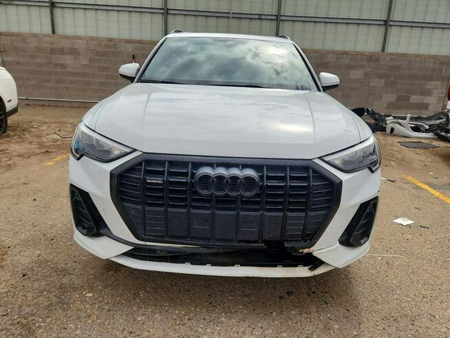 Audi Q3 Bogata wersja wyposażenia / S-Line / niski przebieg Tarnów - zdjęcie 2