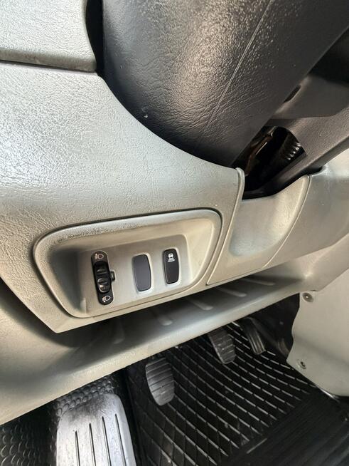 Opel Vivaro 2,0 benzyna 115 9 osobowy  klima. Łodygowice - zdjęcie 10