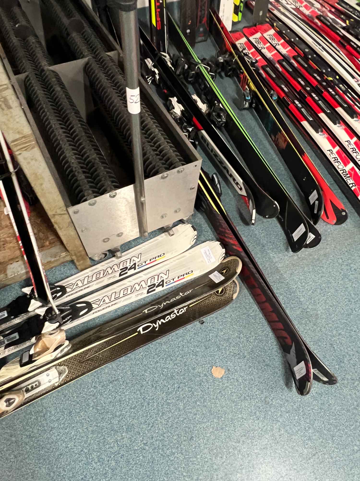 Syndyk sprzeda pakiet nart używanych oraz nart używanych juniorskich. Śródmieście - zdjęcie 5