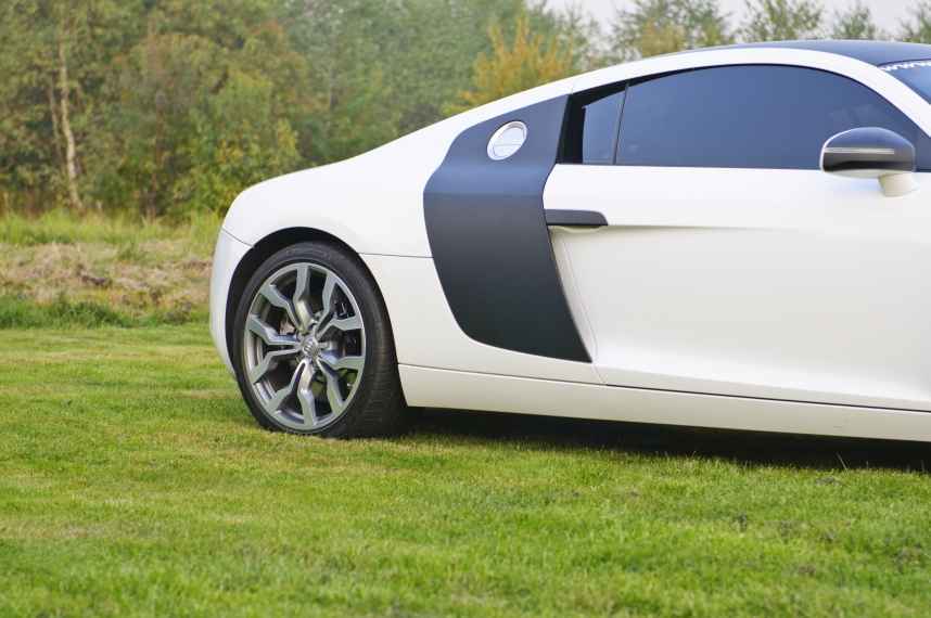 sprzedam  audi r8 stan bdb  serdecznie zapraszamy Katowice - zdjęcie 2
