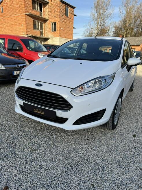 Ford Fiesta Bardzo ładny egzemplarz. Pierwsza rejestracja 2016. Chlewice - zdjęcie 12